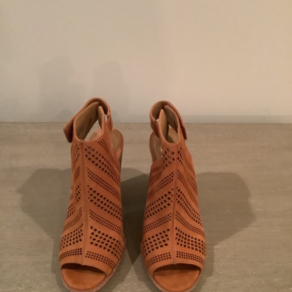 Gianni Bini open toe bootie - Picture 11 of 13